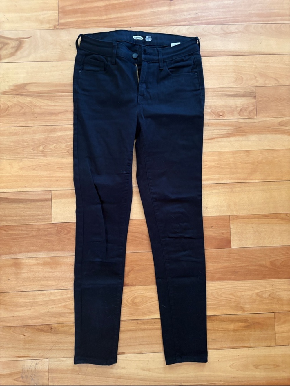 Old Navy black Rockstar skinny jeans size 6